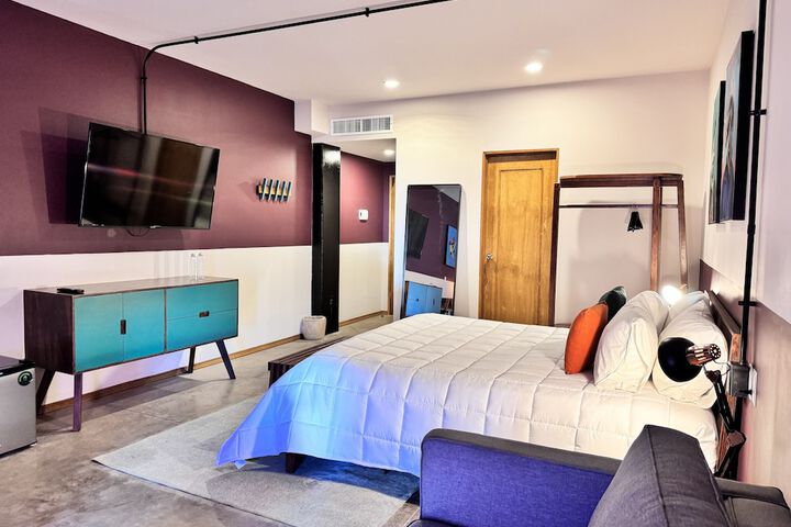 Room 4 of 40