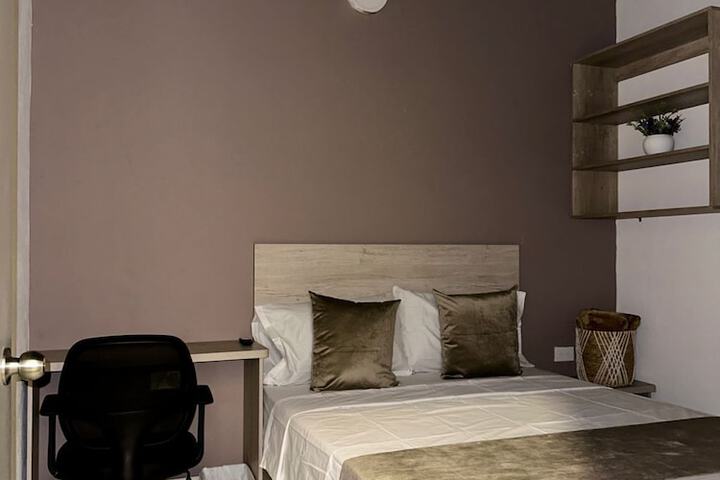 Room 10 of 38