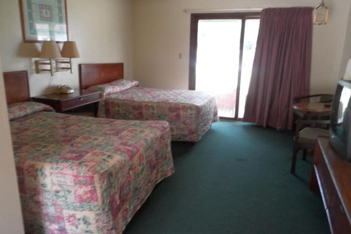 Room 9 of 27