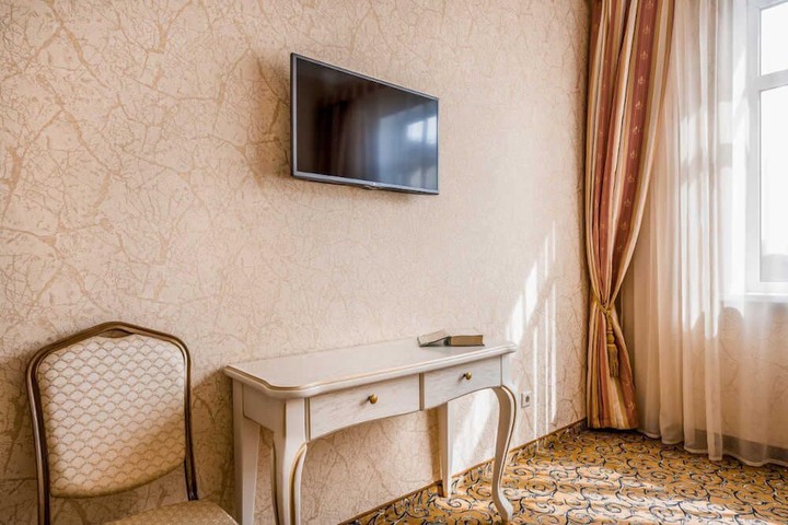 Room 52 of 94