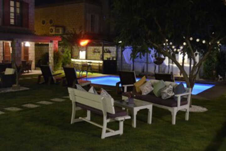 Hotel Exterior 18 of 82