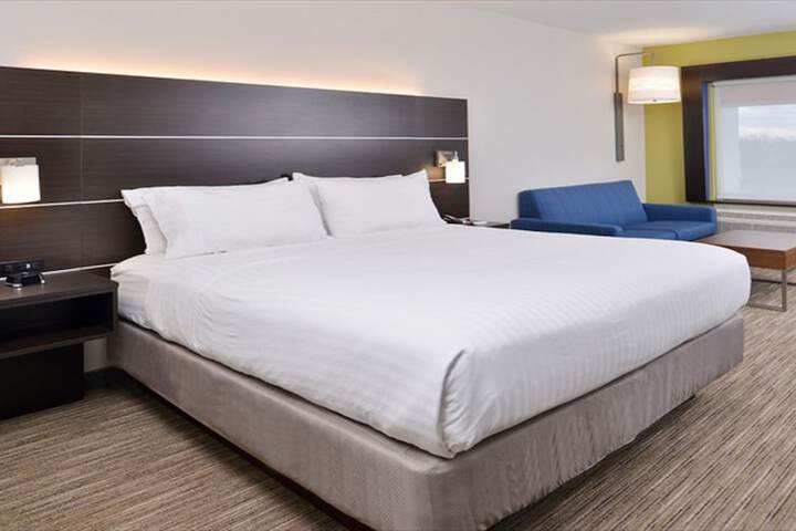 1 King Bed (22 of 23)