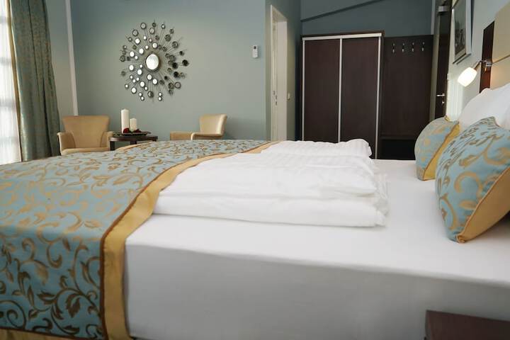 Room 13 of 29