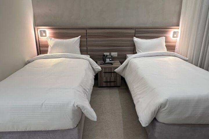 Room 10 of 19