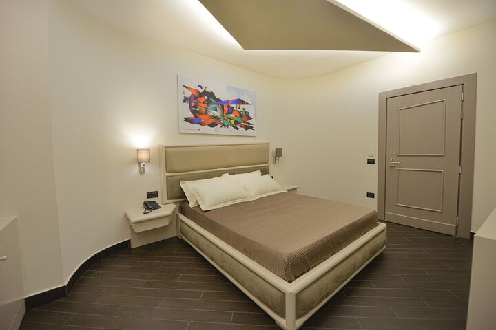 Room 11 of 36