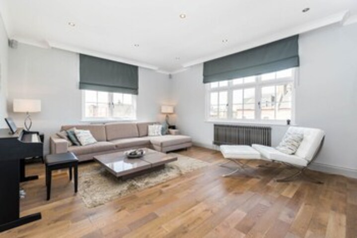 Spectacularly Stylish 2 Bed Flat Heart of Fulham