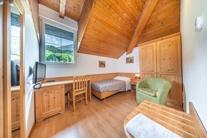 Room 6 of 54