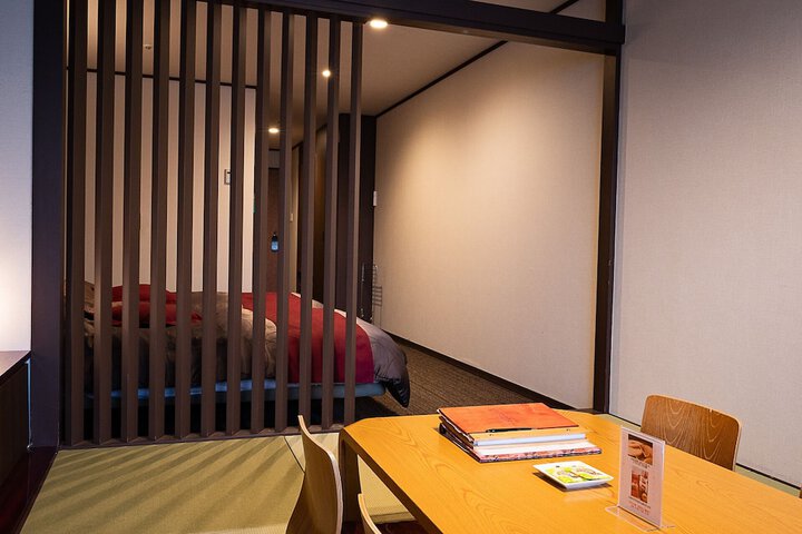 Room 16 of 93