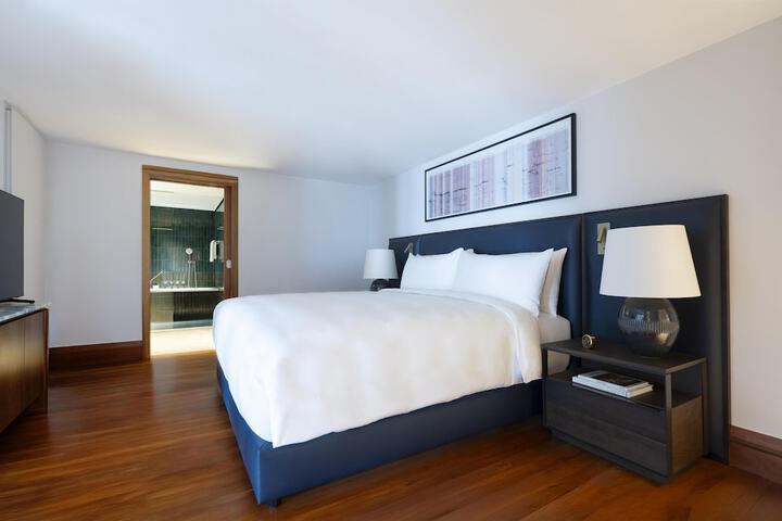Room 35 of 168