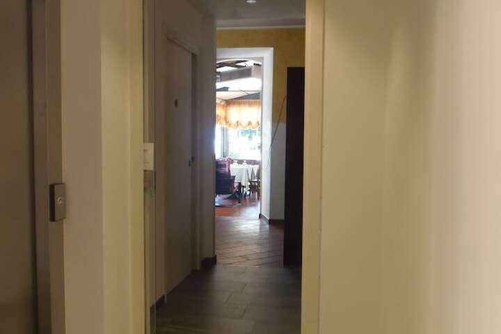 Ballroom/Hall 43 of 64