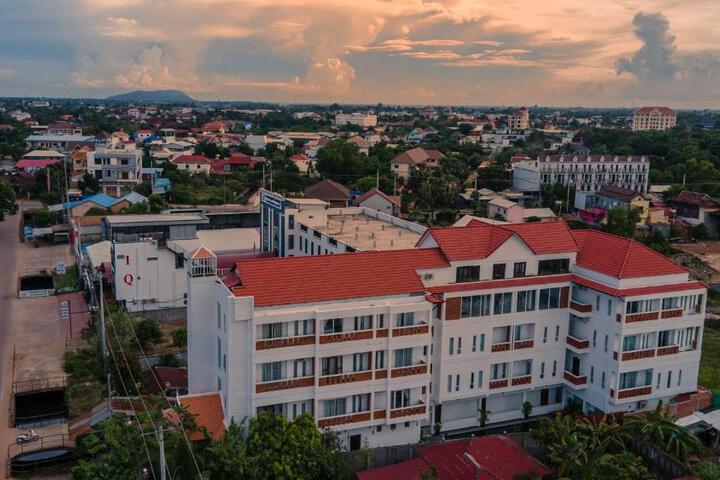 Golden Sanctuary Boutique Hotel