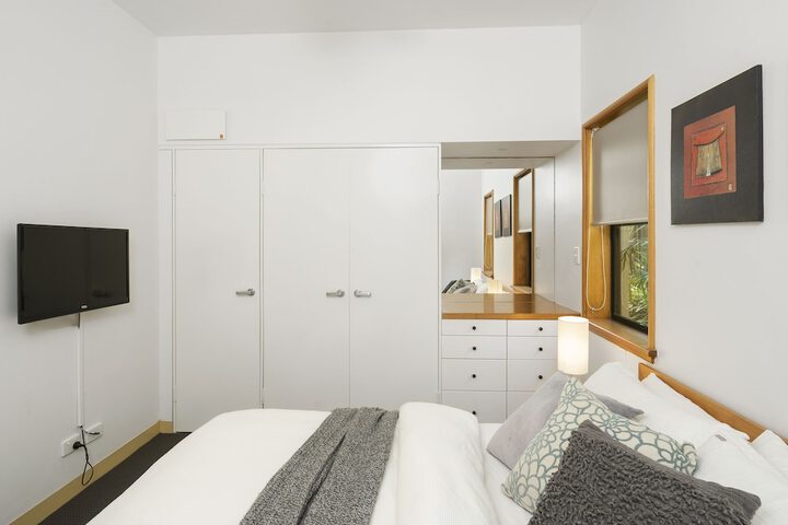 Room 3 of 23