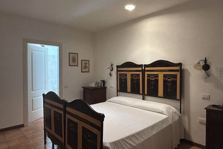 Room 16 of 52