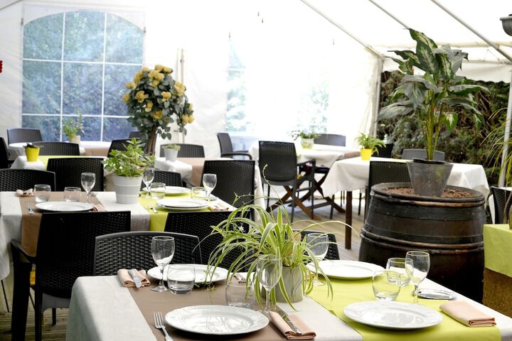 Dining 3 of 5