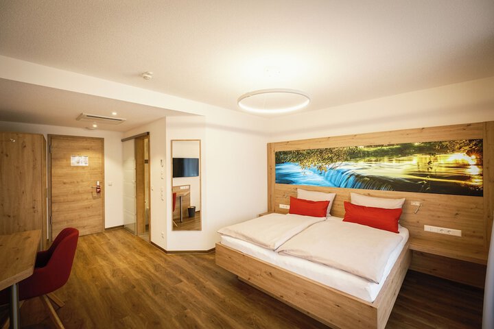Room 12 of 24