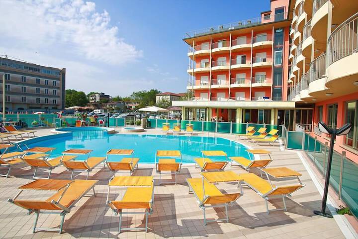 Hotel Adria Beach Club in Cesenatico