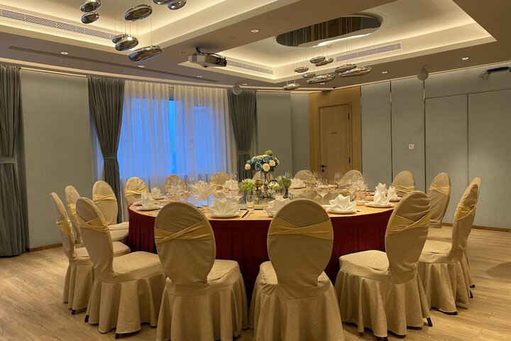 Ballroom/Hall 99 of 142