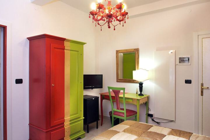 Room 17 of 63