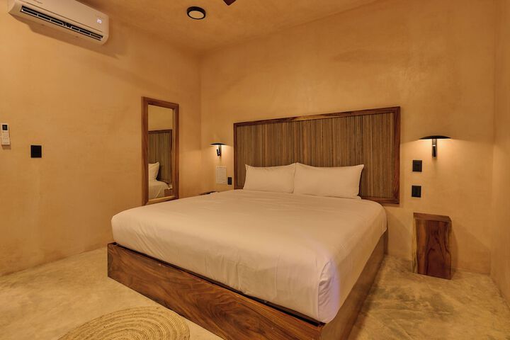 Room 7 of 27