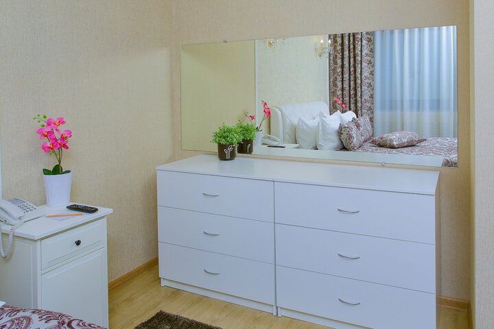 Room 9 of 85