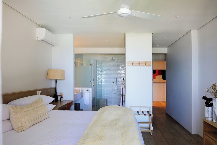 Room 18 of 53