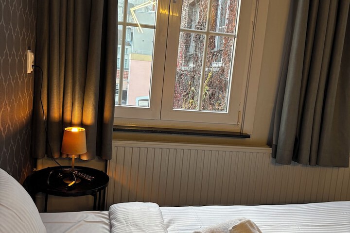 Room 16 of 53