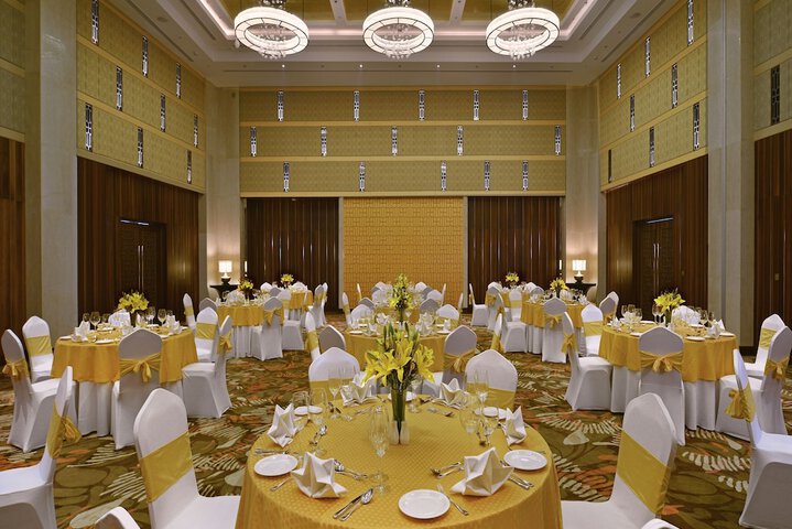 Ballroom/Hall 44 of 55