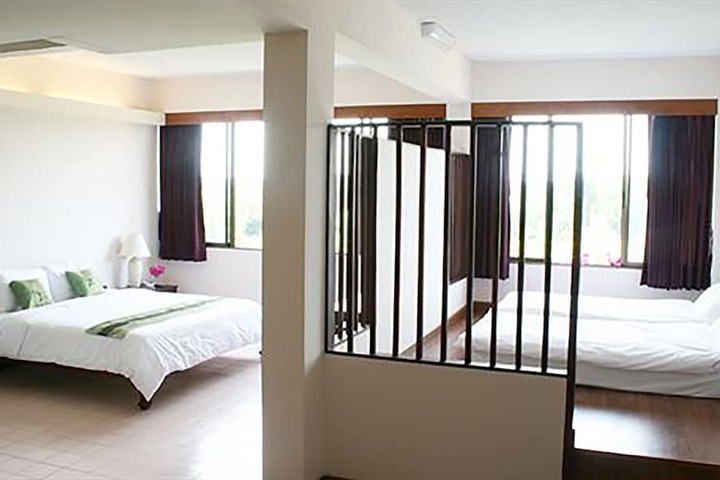 Room 22 of 46