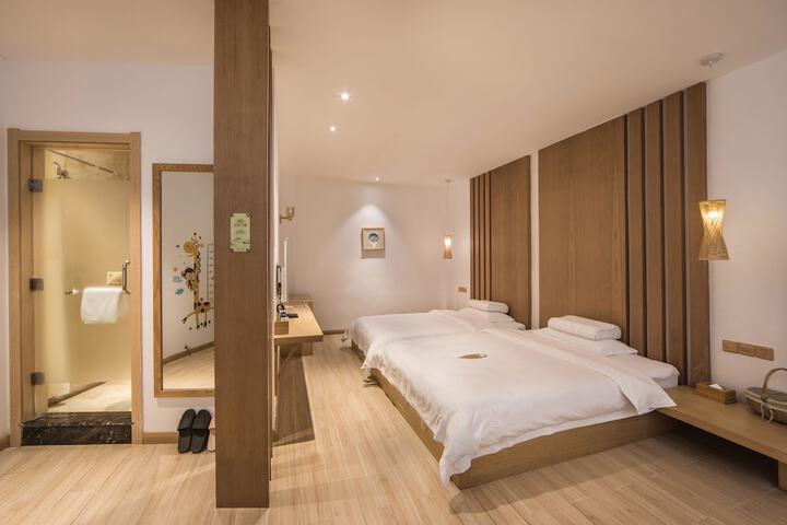 Room 12 of 149