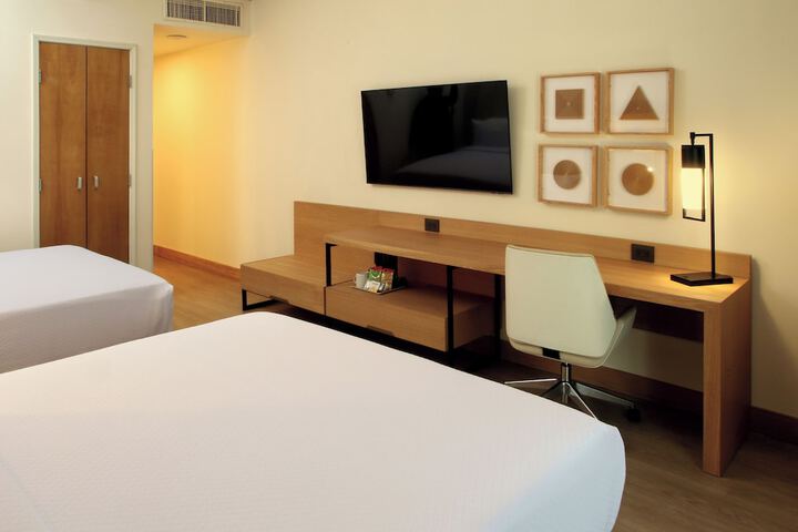 Room 12 of 85