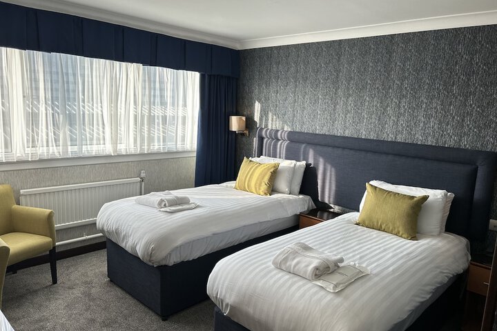 Room 31 of 102