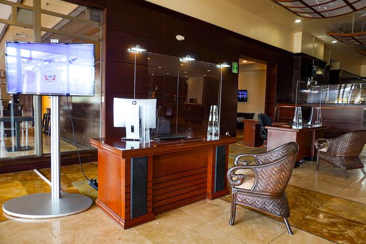 Entrance & Lobby