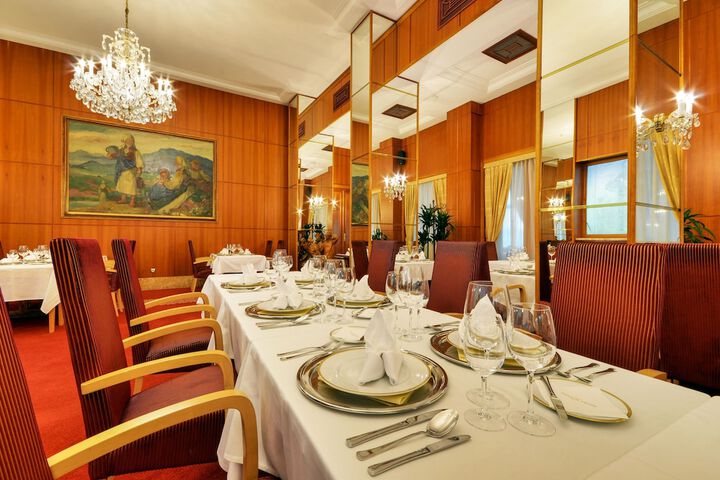 Dining 58 of 81