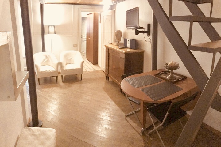 Room 29 of 33