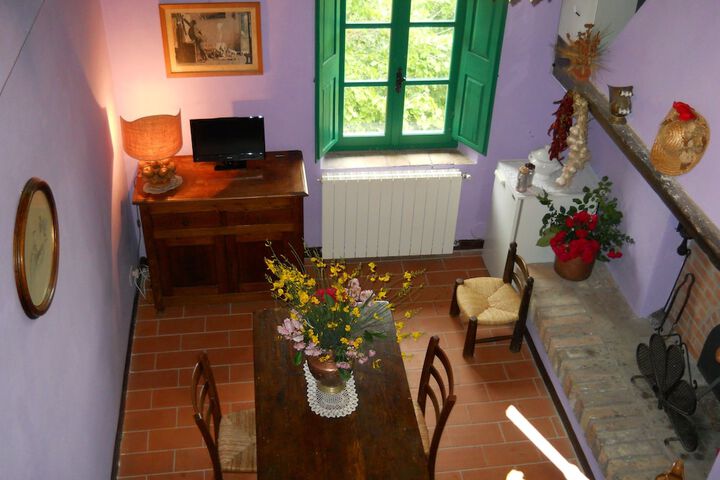 Room 10 of 34