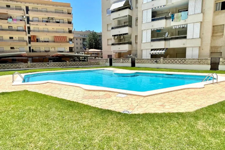 Pool 13 of 20