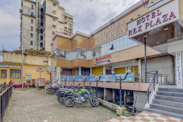 OYO 75839 Hotel Rex Plaza