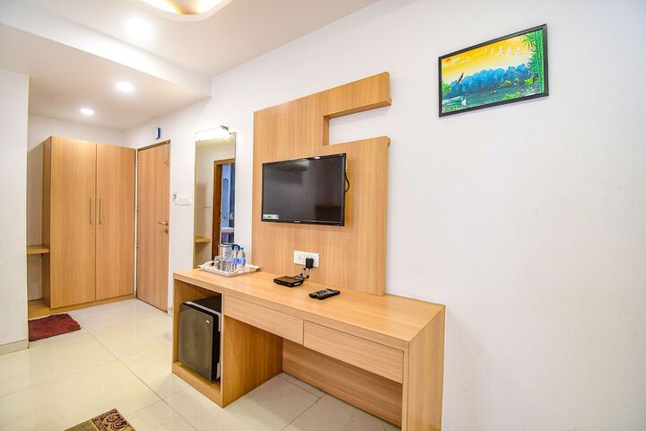 Room 12 of 34