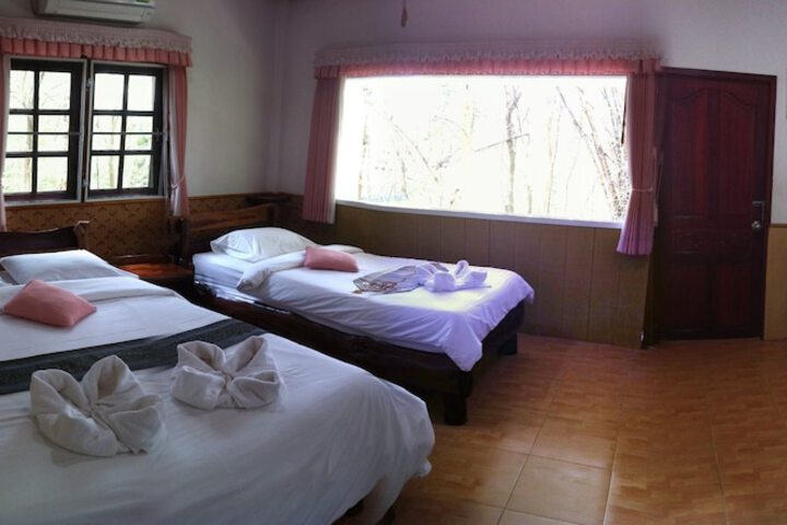 Room 6 of 37