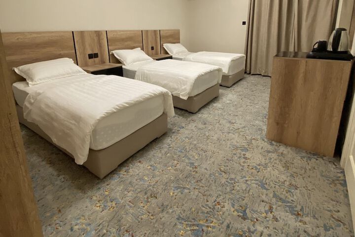 Room 6 of 24