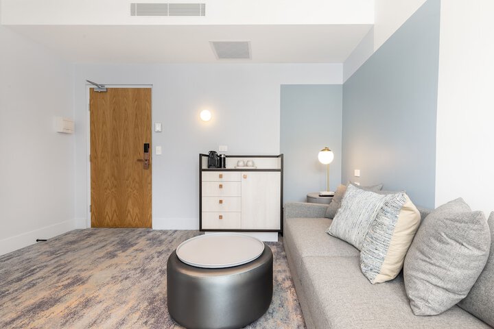Room 52 of 89