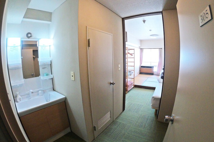 Room 21 of 107