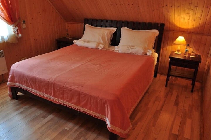 Room 8 of 68