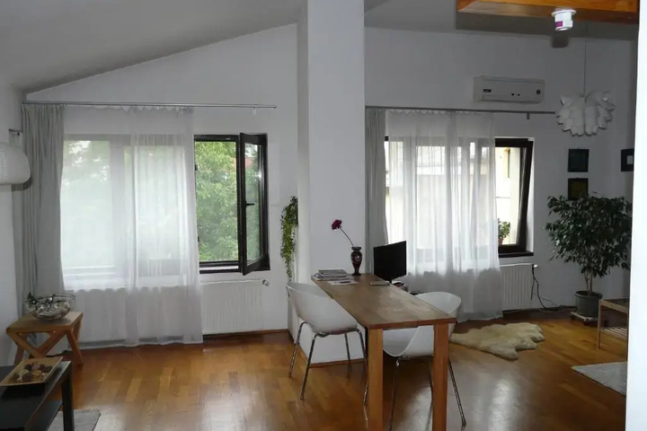 Room 2 of 11