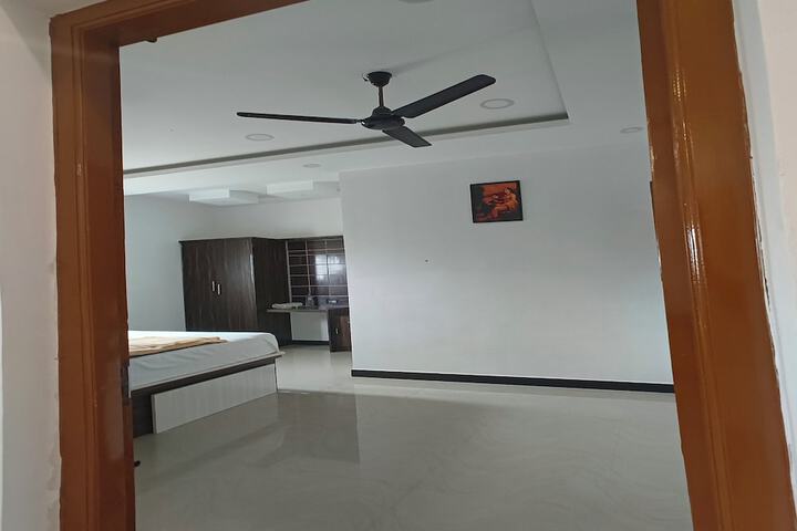 Room 16 of 41