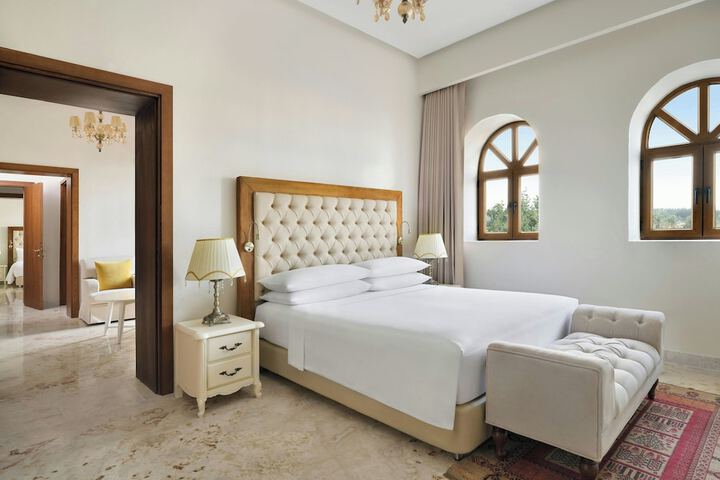Room 13 of 60