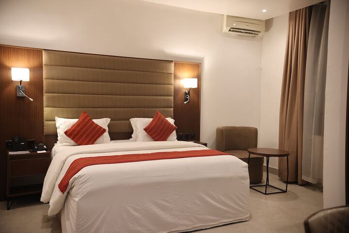 Room 37 of 90