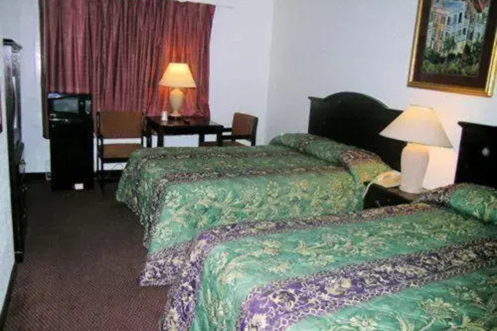 Room 2 of 5