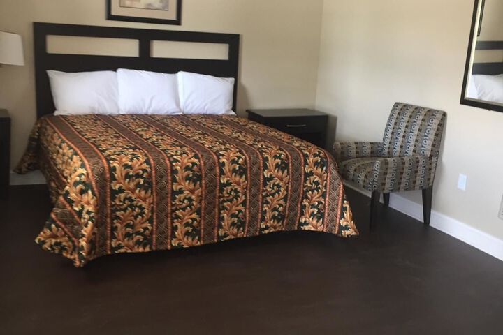 Room 11 of 14