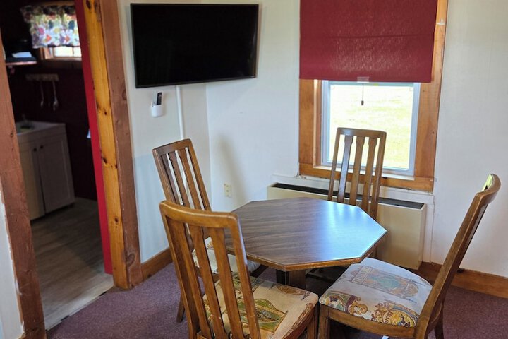 Room 32 of 69